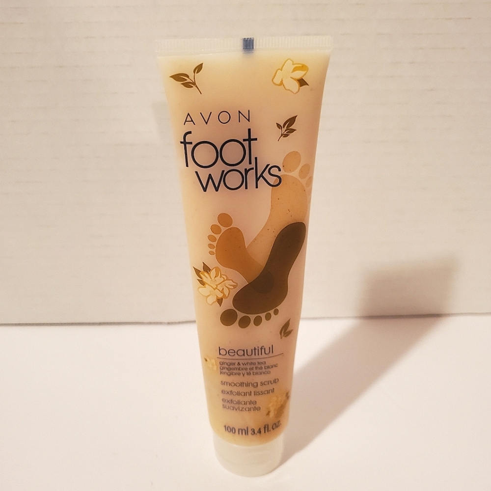 Foot Works Smoothing Scrub in 'Ginger & White Tea'